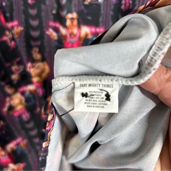 NWT WWE x RSVLTS Allover The Hitman Bret Hart Black Short Sleeve Button Down 4XL - Picture 9 of 9